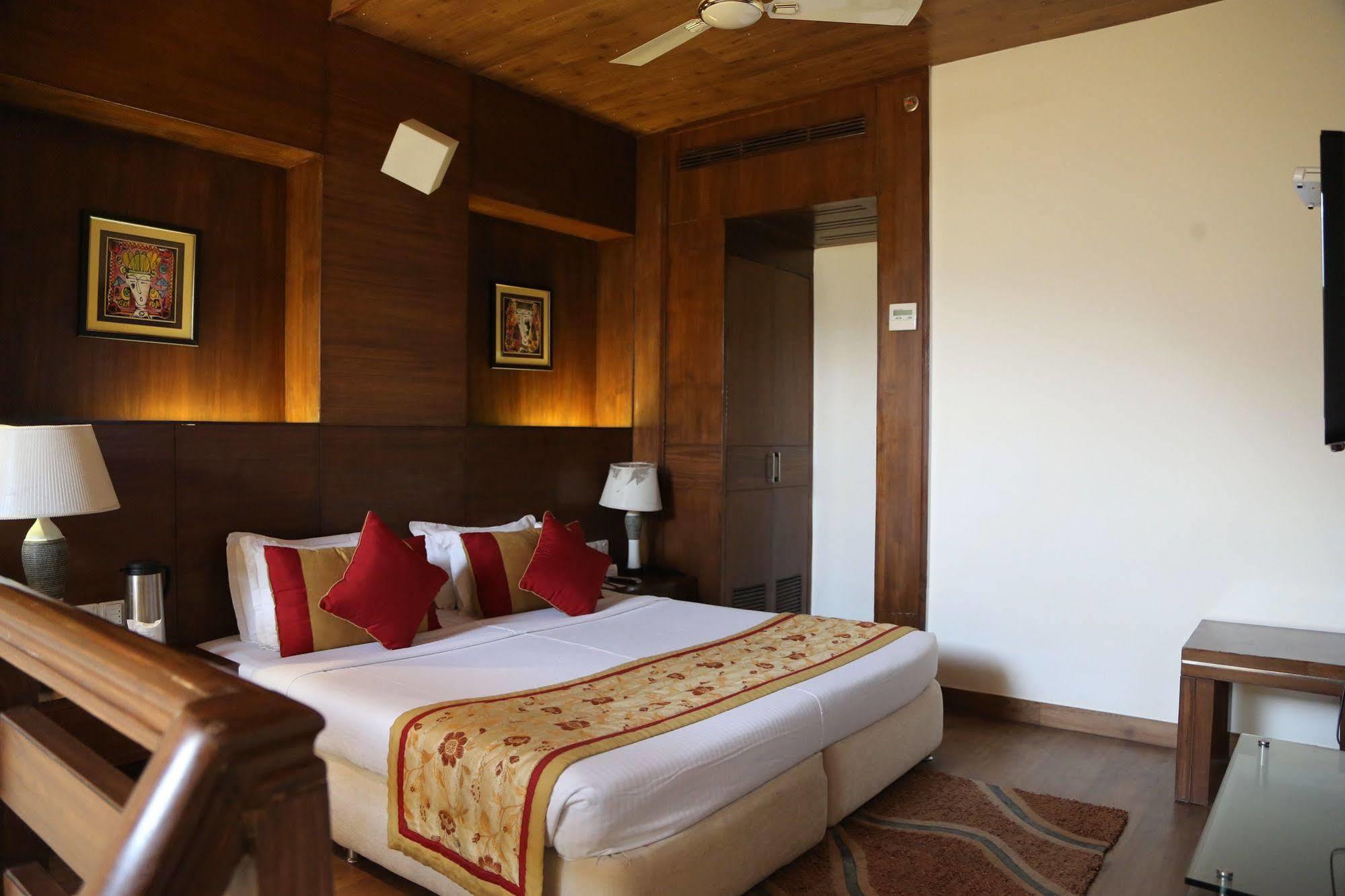 Baba Resorts Dharampur Dharampur  Exterior photo